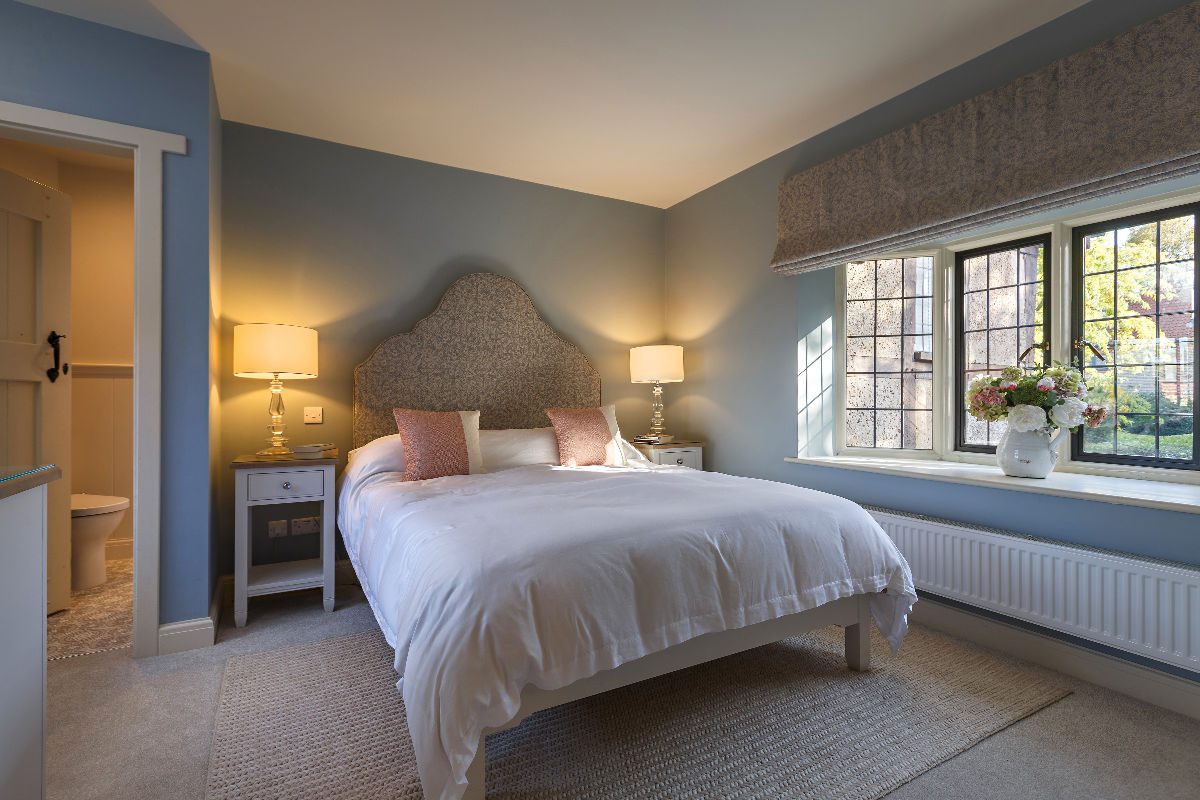 The Curlews king size bedroom