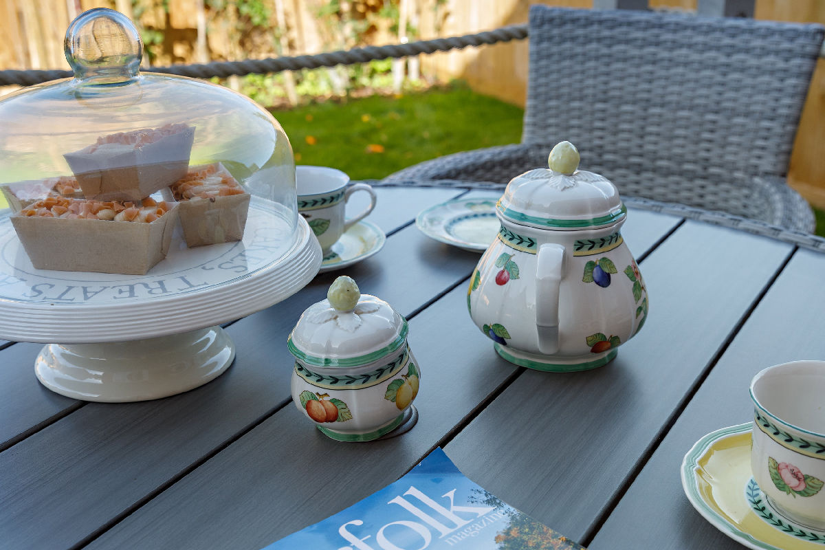 Seahorses tea and cakes alfresco