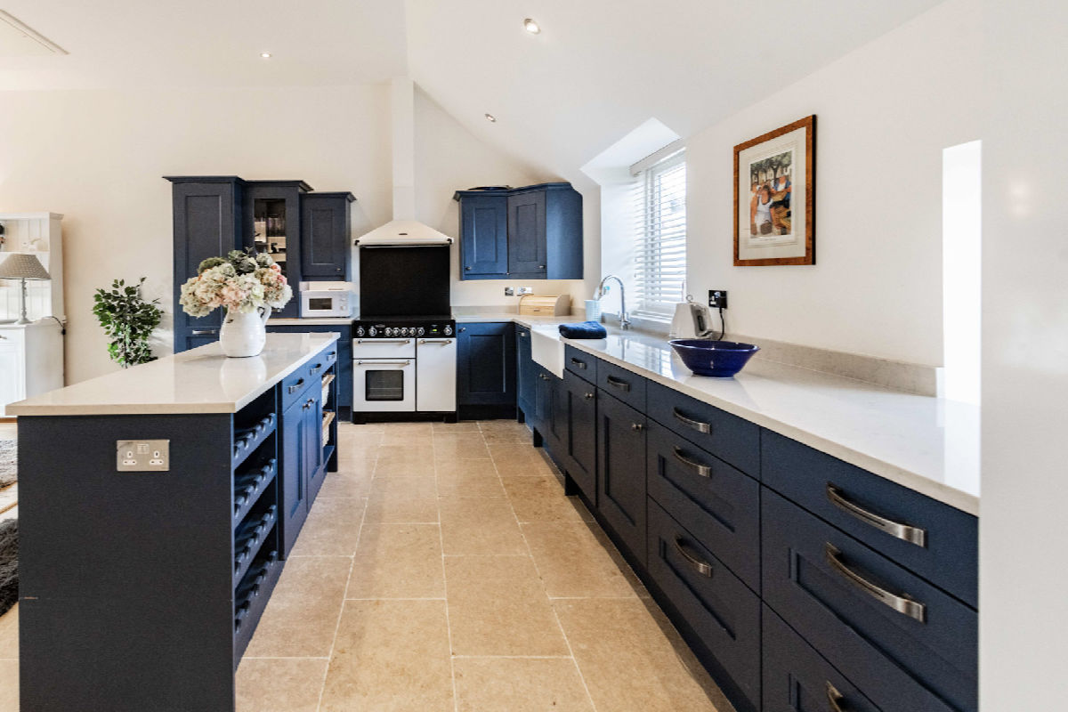 Starlight modern dark blue kitchen